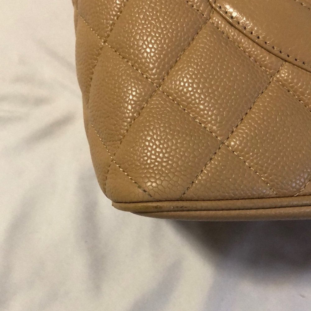 Vintage Chanel Beige Classic Medallion Quilted Caviar Tote Bag - Picture 12 of 15